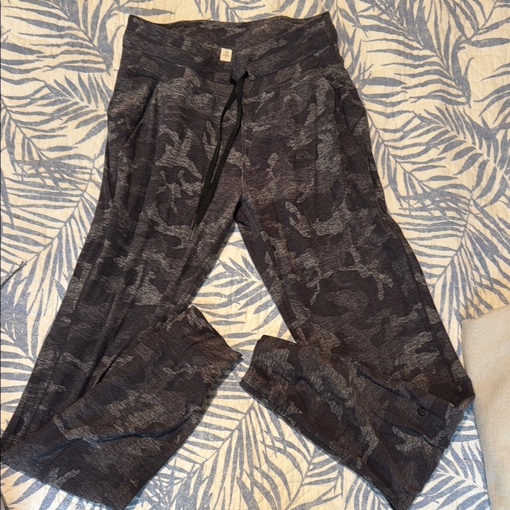 Gray Camouflage Jogger Pants lululemon women 4